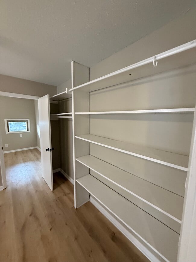 Building Photo - 1108 Railroad St