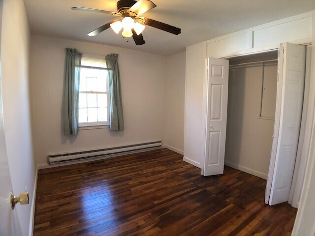 Building Photo - Great space in Rockville!