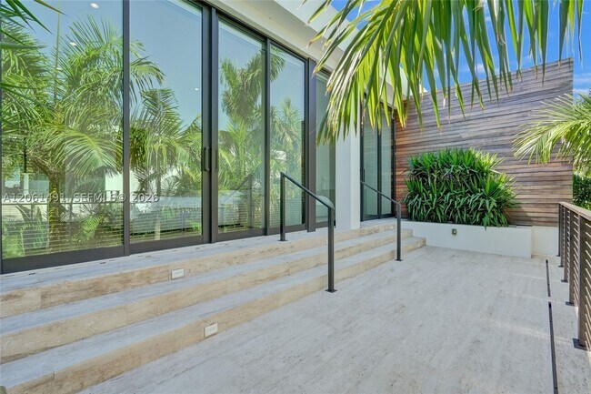 Building Photo - 240 Ocean