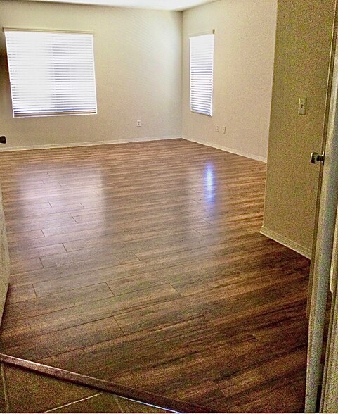 Building Photo - 13265 La Crescenta Ave