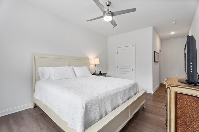 Building Photo - 2018 Renaissance Park Pl