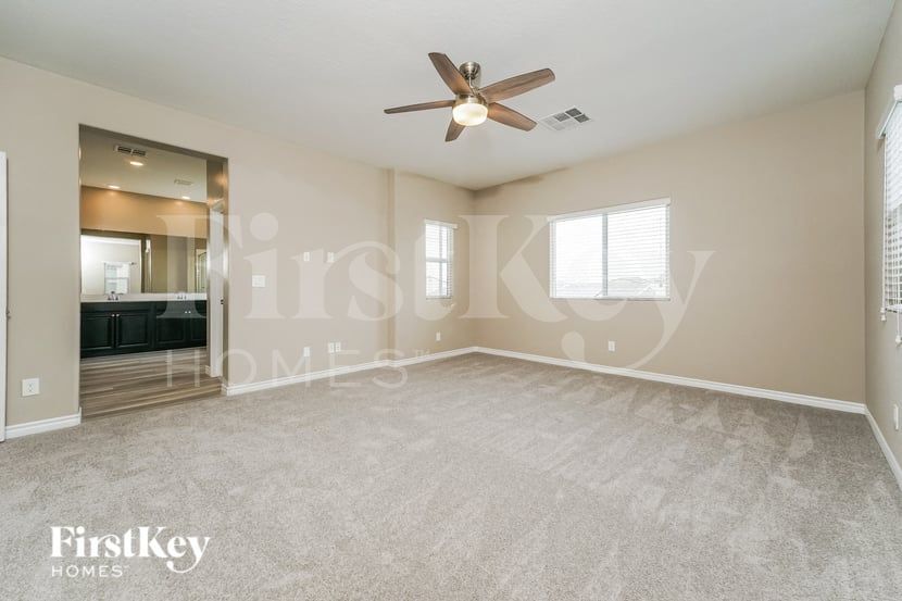 Building Photo - 6950 Denio Island St