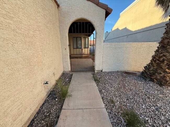 Building Photo - Wonderful 3 Bedroom, 2 Story Home near Summerlin!
