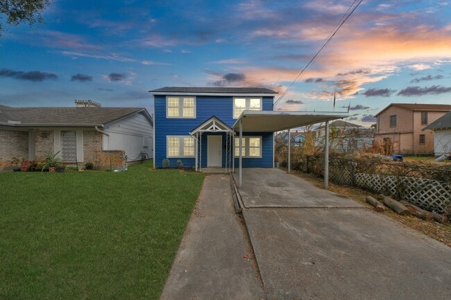 Building Photo - 1206 37th St