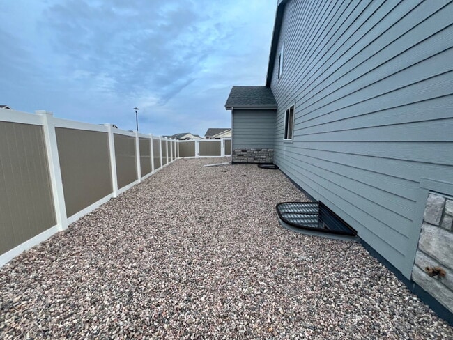 Building Photo - 3 Bedroom New Build Available Now!