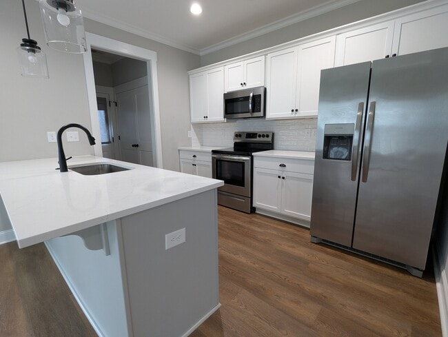 Building Photo - 568 Lowndes Hill Rd