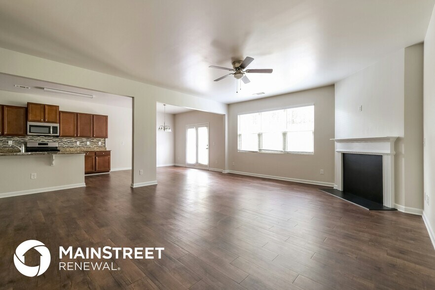 Building Photo - 207 Hollyhock Ln