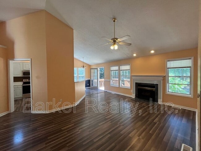 Building Photo - 232 Walnut Creek Dr