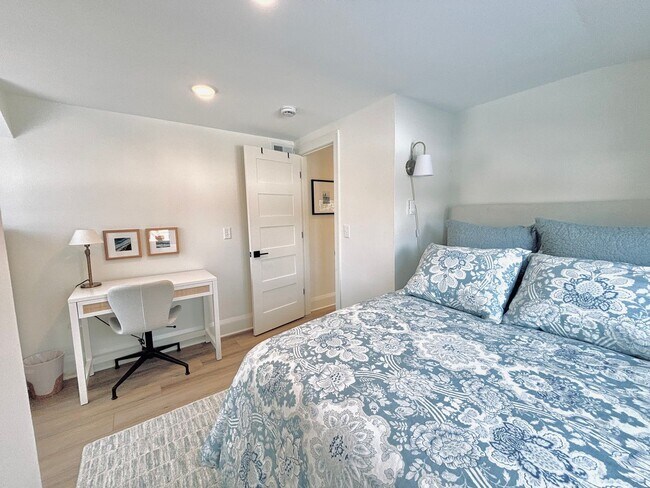 Building Photo - 7713 Knoll St