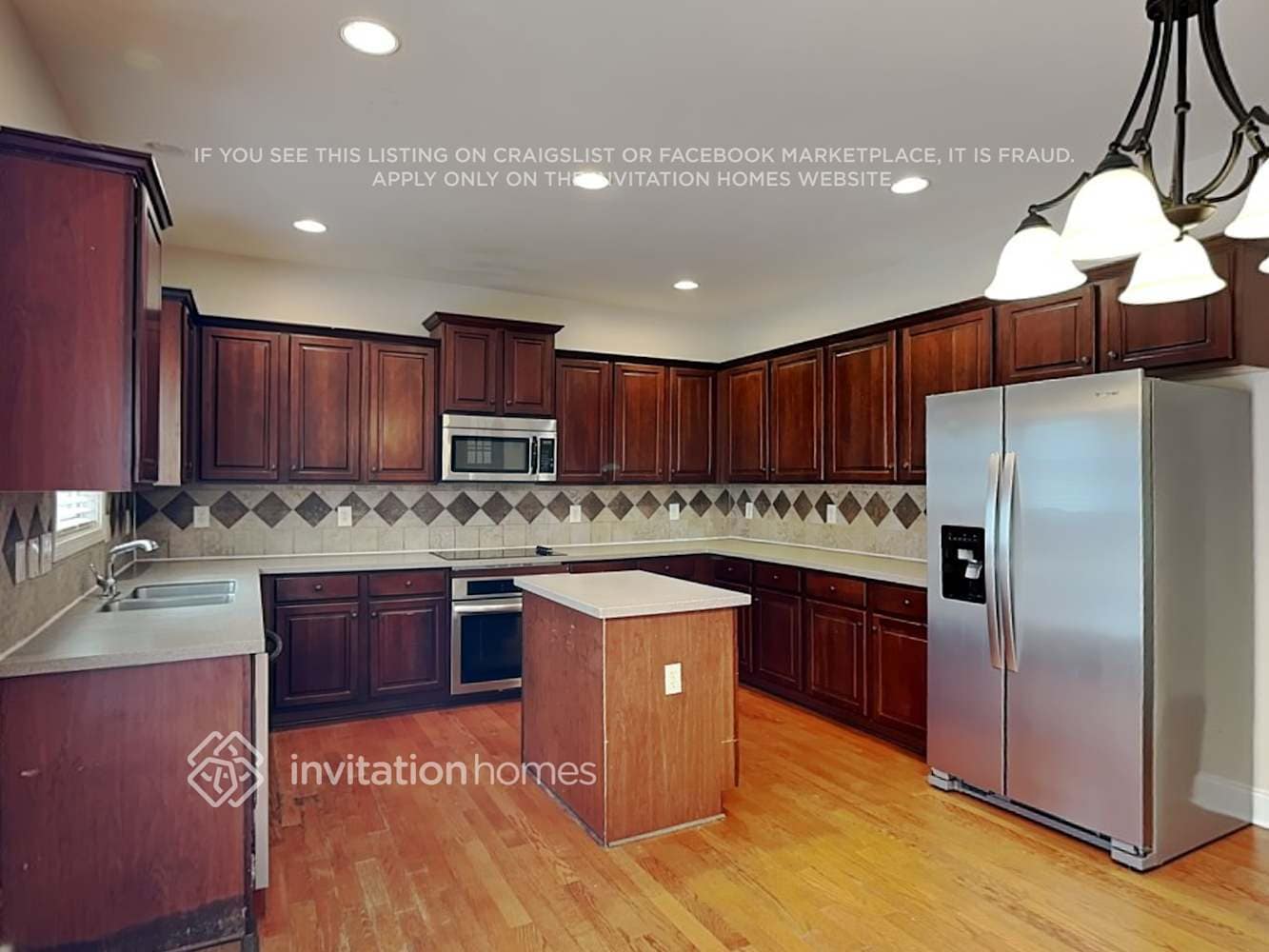 Building Photo - 625 Excalibur Ct SE