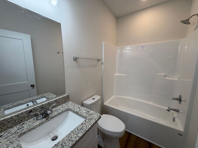 Building Photo - 185 S Barnett Shoals Rd