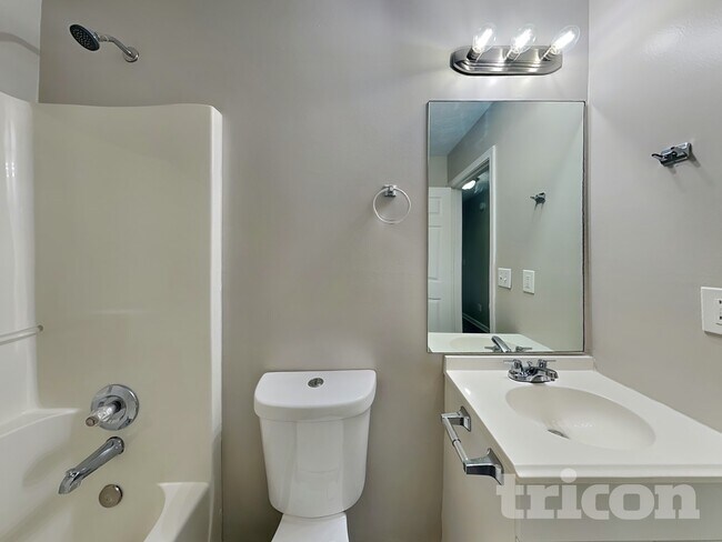 Building Photo - 2725 Archer Way