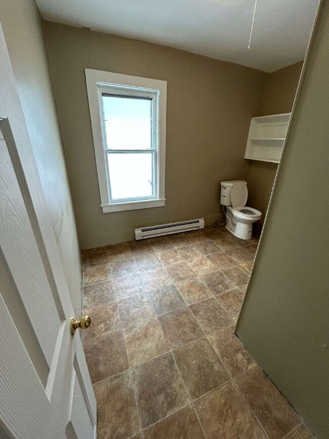 Building Photo - 1 Bedroom Available in Mount Morris – Available August 15th, 2026