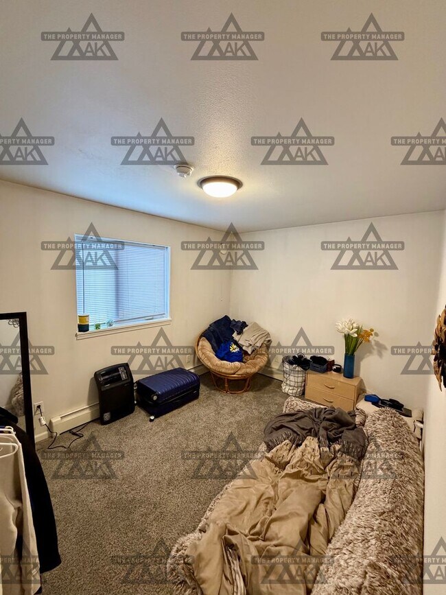 Building Photo - 3BR Home in North Pole | Fenced Yard/Pet Friendly + Garage | Available June 15