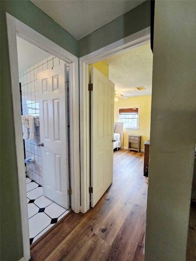 Building Photo - 16611 Jolly Roger Rd