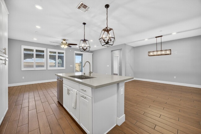 Building Photo - Charming 3-Bedroom Haven in Elk Grove with 2 Full Baths and 1603 Sq Ft of Comfort!
