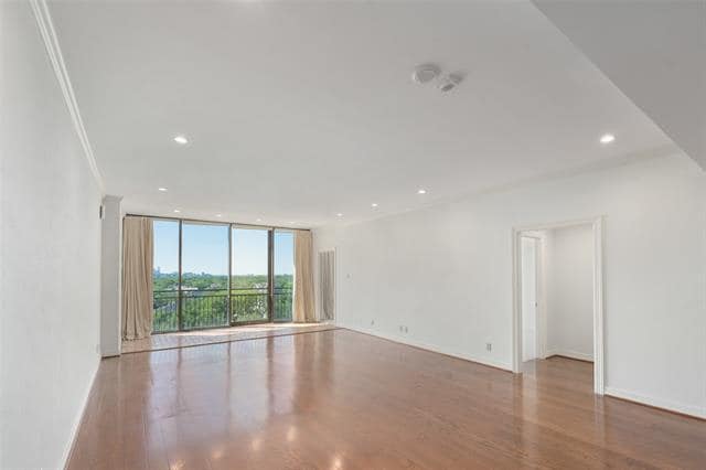 Building Photo - 6335 W Northwest Hwy