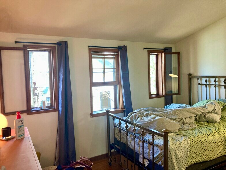 bdrm 1 - 341 Glendale Ave NE