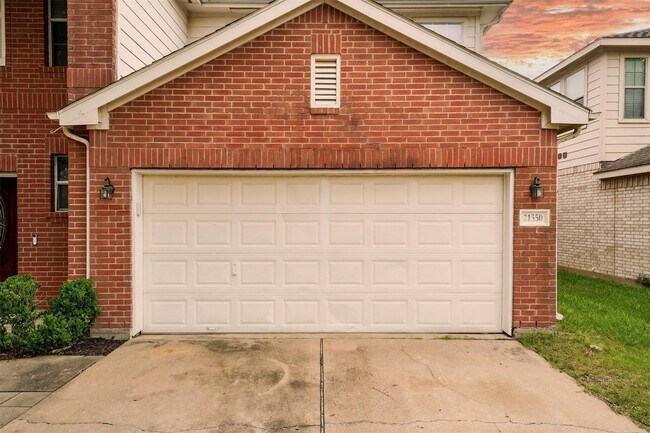 Building Photo - 21550 Elm Hurst Ln