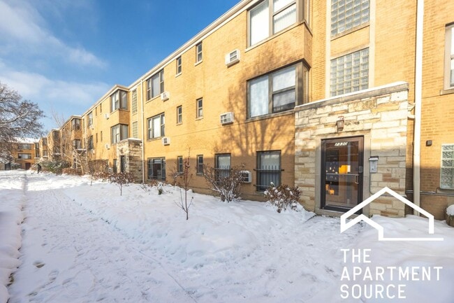 Building Photo - 7328 N Ridge Ave
