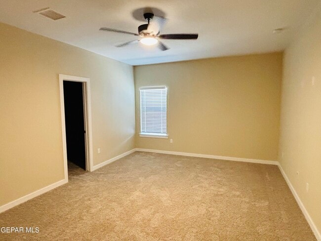 Building Photo - 545 Osier Dr