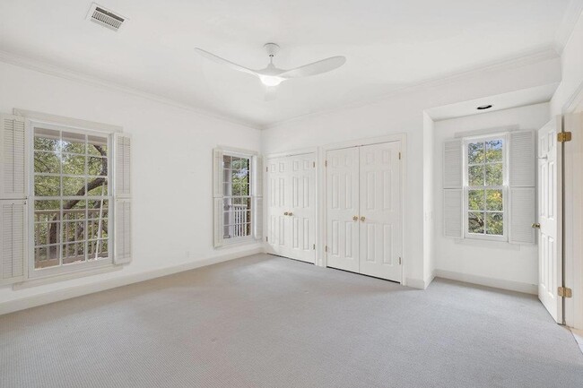 Building Photo - 4 Rock Way Cove