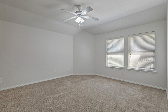 Building Photo - 440 Bentson Dr