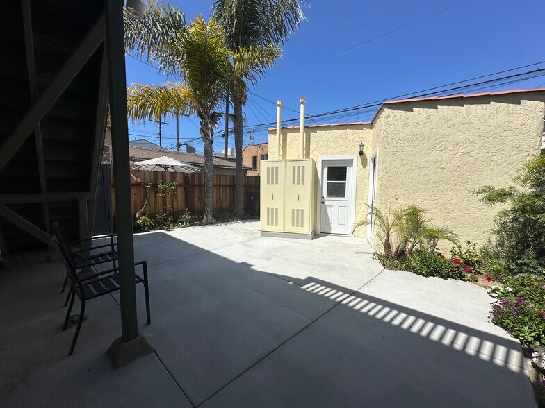 Building Photo - 211 Corona Ave