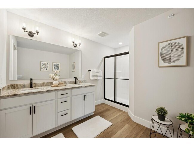 Building Photo - 3411 Douglas Dr N