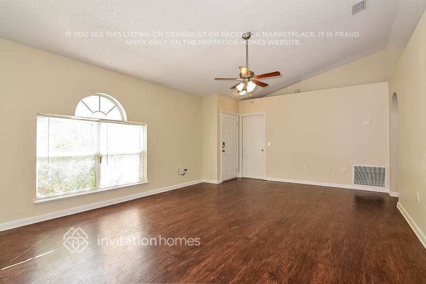 Building Photo - 6304 Calamari Pl