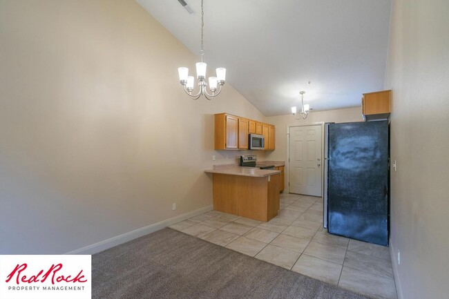 Building Photo - Pet Friendly 2 Bedroom 2 Bathroom Condo.
