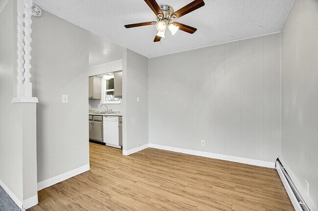 Building Photo - $1,395.00 - $500 OFF First Month's Rent - ...