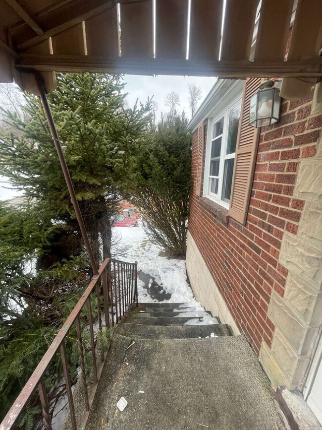 Building Photo - 149 Parkwood Rd