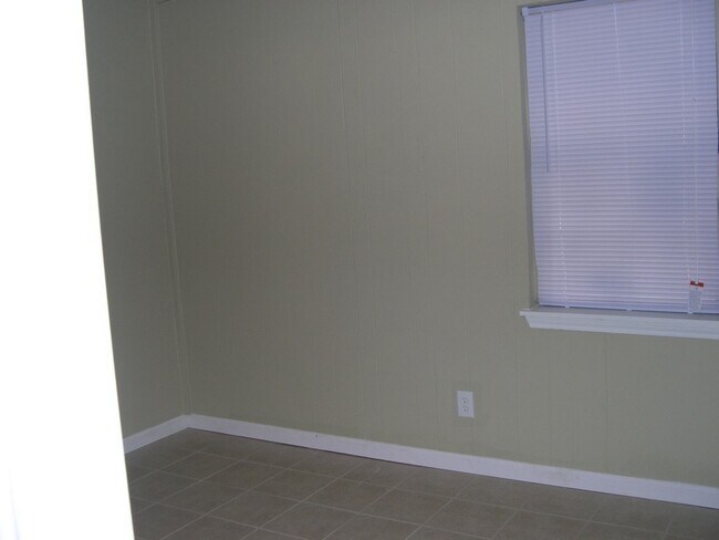 Building Photo - 3 Bedroom House in Garland, TX