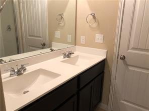 Building Photo - 2880 Donnell Dr