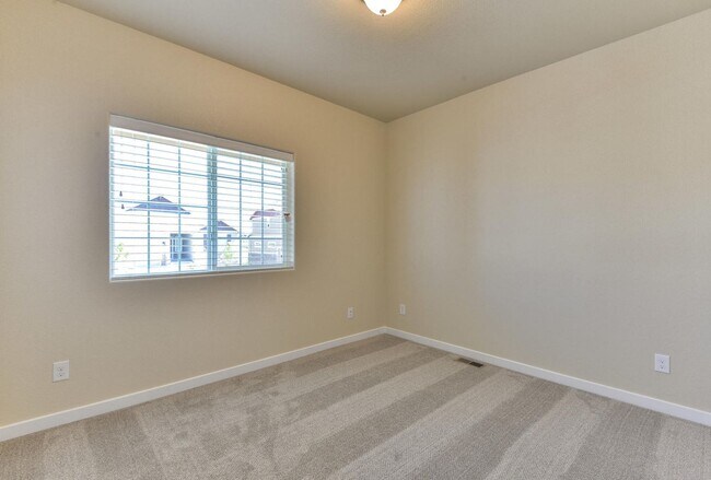 Building Photo - Beautiful 5 bed 3 bath home in the Pelican...