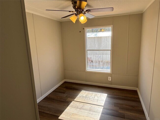 Building Photo - 1328 Aquila Dr