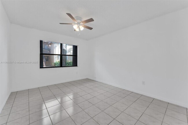 Building Photo - 9730 Hammocks Blvd