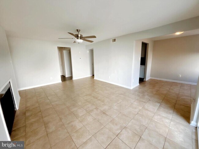 Building Photo - 112 Duvall Ln