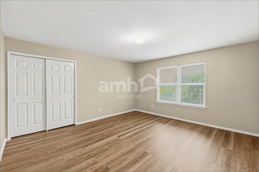 Building Photo - 10518 Marengo Ln