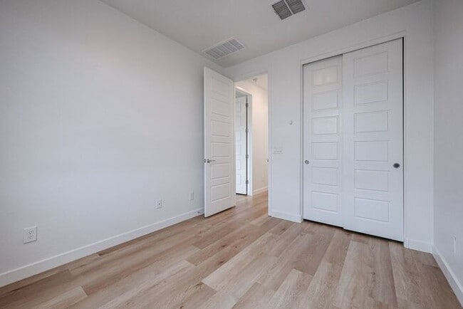 Building Photo - COMING SOON, Stunning 4 bedroom, 4 bathroom home in the desirable gated community of Horizon in C...