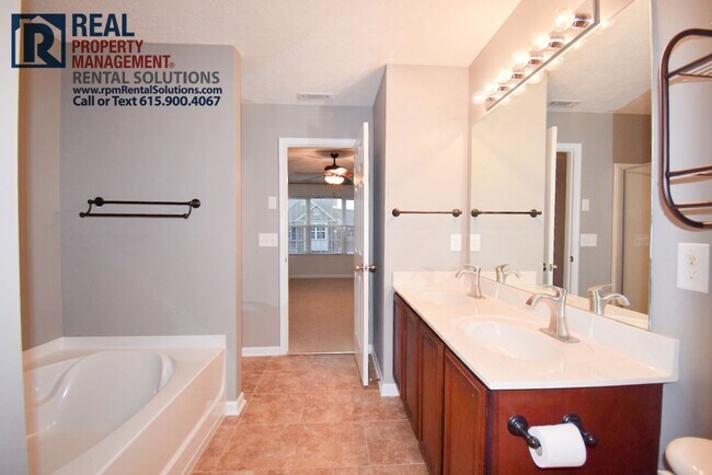 Building Photo - 1308 Crown Point Place