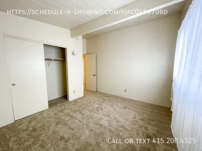 Building Photo - 1615 Flores St