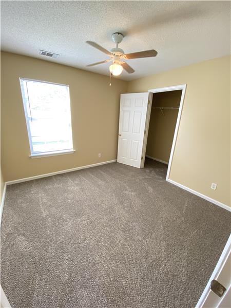 Building Photo - 11 Blue Gill Ln