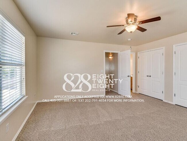 Building Photo - Spacious 2 Bed/1.5 Bath Norman Townhome Du...
