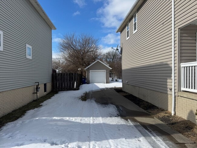 Building Photo - Newly Renovated 3BR/2BA Single-Family Home with Garage – Cleveland