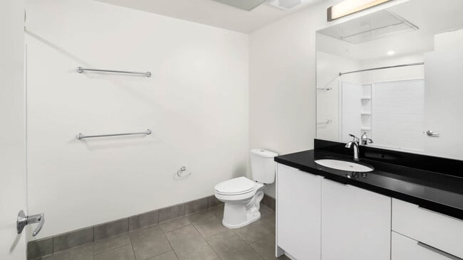 Bathroom - Potrero 1010