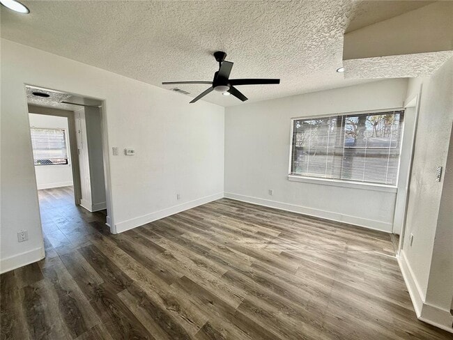 Building Photo - 6124 Dogwood Dr