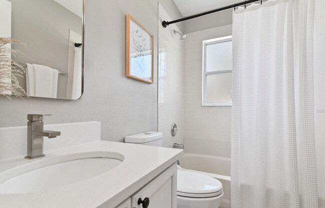 Building Photo - 2112 Cypress Bay Blvd
