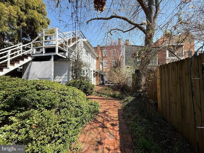 Building Photo - 185 Prince George St